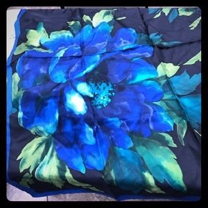 Sexy silk scarf 🧣